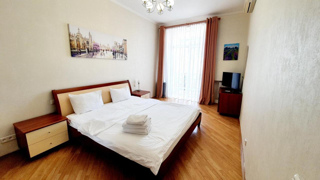 Real Home Apartments In Kiev Center Bagian luar foto